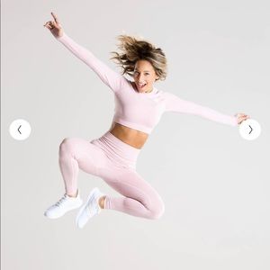 Workout set( MATCHING LEGGINGS AND LONG SLEEVE CROPTOP)